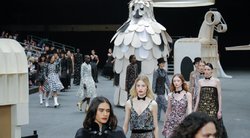 Paryžiuje – mados savaitė: išskirtines kolekcijas pristatė „Dior“ ir „Chanel“ (nuotr. SCANPIX)