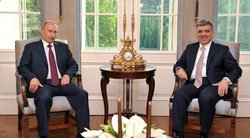 2009-ieji, Rusijos prezidentas Vladimiras Putinas ir Turkijos prezidentas  Abdullah Gulas pasirašė dujų telkinių žvalgybos bendradarbiavimo sutartį (nuotr. SCANPIX)