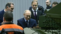 Putinas prie tanko (nuotr. SCANPIX)