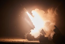 Karas Ukrainoje. CNN: JAV Ukrainai netrukus gali perduoti ilgojo nuotolio raketų, skrendančių net 300 km