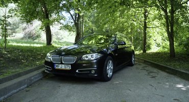 Naudoto „BMW F11“ apžvalga: kaip „betmeno“ įpėdinis laikosi šiandien? (nuotr. stop kadras)
