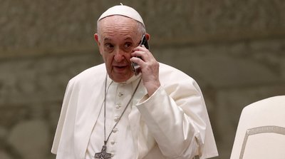 Popiežius kritikuoja klestinčią ginklų pramonę