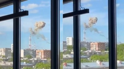 Rusijos pajėgos sugriovė Charkivo televizijos bokštą (nuotr. stop kadras)