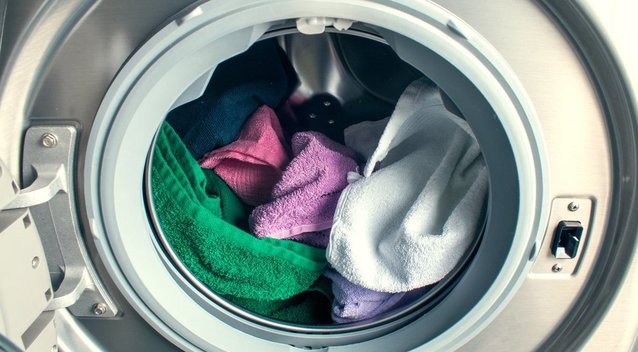 Naudodami skalbimo mašiną sutaupykite pinigų: štai, ką reikia padaryti  (nuotr. Shutterstock.com)