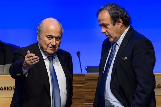 FIFA vadovas S. Blatteris ir UEFA vadovas M. Platini (nuotr. SCANPIX)