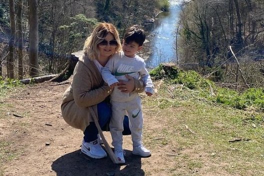 Natalie Sanders su sūnumi (nuotr. Instagram)