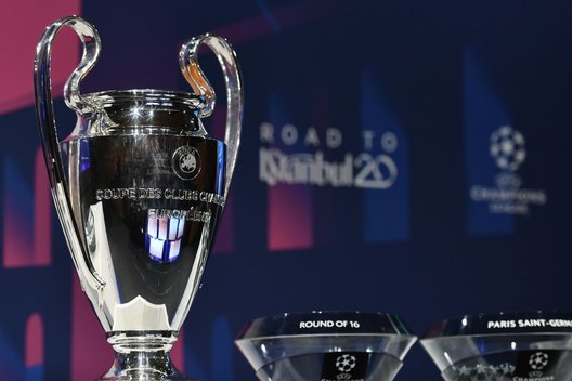 UEFA trofėjus. (nuotr. SCANPIX)