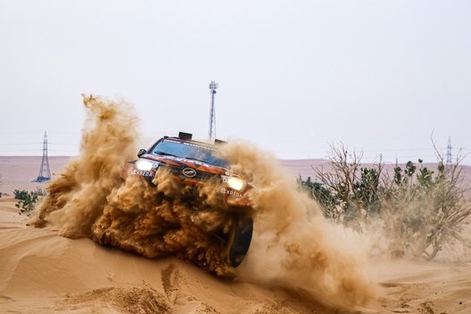 Antanao Juknevičiaus komandos Dakaro technika pajudėjo į Prancūziją. (nuotr. Vytauto Dranginio)