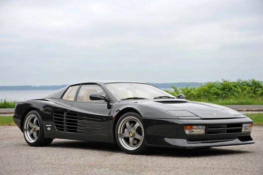 Vokietijoje parduodama 900 arklio galių turinti „Ferrari Testarossa“