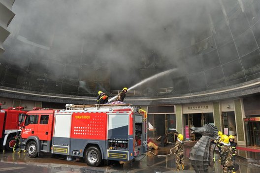 Viešbutis tapo mirtinais ugnies spąstais (nuotr. SCANPIX)