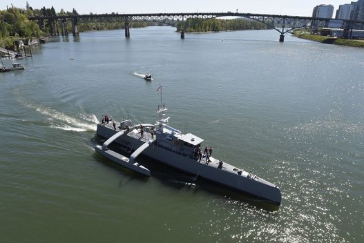 JAV kariškiai pristatė laivą droną (nuotr. SCANPIX)