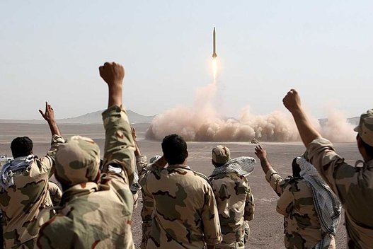Iranas išbandė branduolinį užtaisą galinčią nešti raketą (nuotr. SCANPIX)