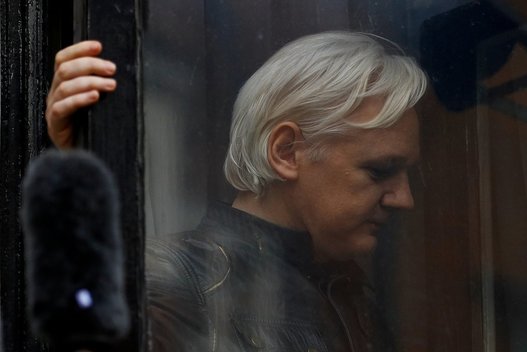 Londone sulaikytas Julianas Assange’as (nuotr. SCANPIX)