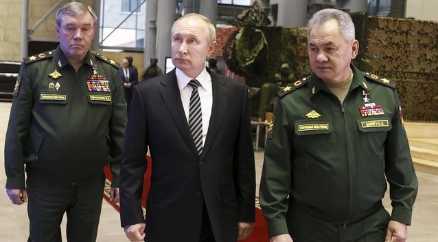 Valerijus Gerasimovas. Vladimiras Putinas. Sergejus Šoigu (nuotr. SCANPIX)