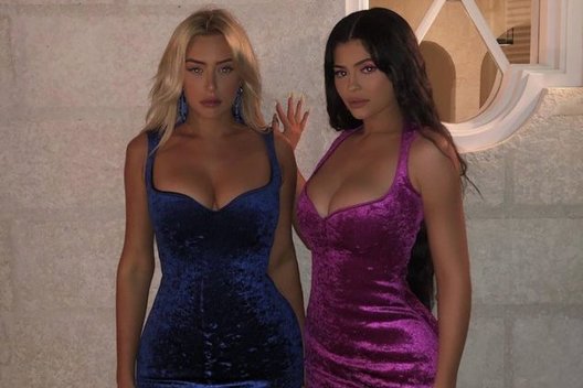 Stassie Karanikolaou ir Kylie Jenner (nuotr. Instagram)