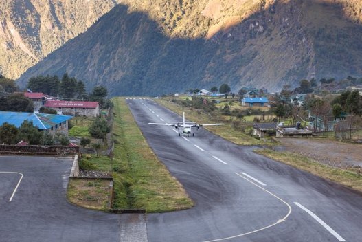 Nepalo Luklos oro uostas  