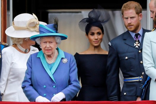 Karalienė, Meghan Markle ir princas Harry (nuotr. SCANPIX)