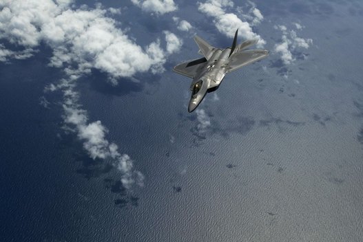 JAV karinis lėktuvas (nuotr. SCANPIX)