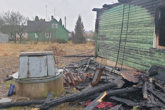Tragedija Lazdijų rajone: per gaisrą name žuvo du žmonės (nuotr. Raimundo Maslausko)