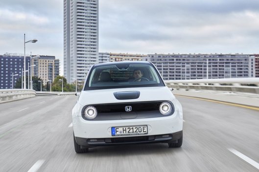 Paskelbtos naujojo „Honda e” elektromobilio kainos Lietuvoje