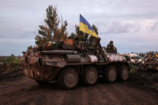Atsakas į Rusijos veiksmus: Ukraina traukia sunkiąją karinę techniką prie sienos (nuotr. SCANPIX)