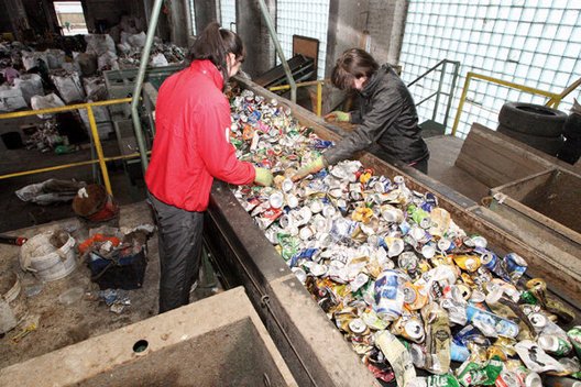Atliekų perdirbimas (nuotr. Sekunde.lt/P. Luko) (nuotr. Balsas.lt)