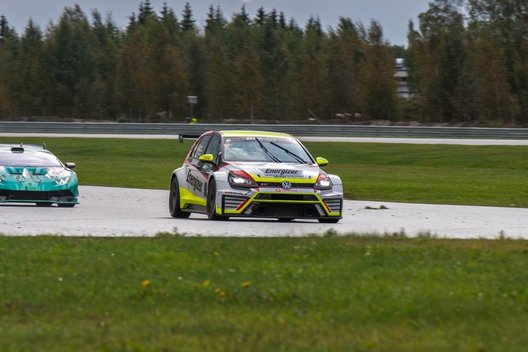 „Energizer Racing“ sezono užbaigtuvės – sėkmingas rezultatas ir skraidantis „Subaru“
