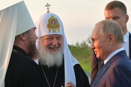 Rusios patriarchas Kirilas, Vladimiras Putinas  (nuotr. SCANPIX)
