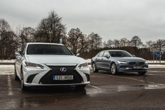 „Lexus ES“ ir „Volvo S90“ palyginamasis testas: Ar hibridinė jėgainė gali atstoti dyzelinę?