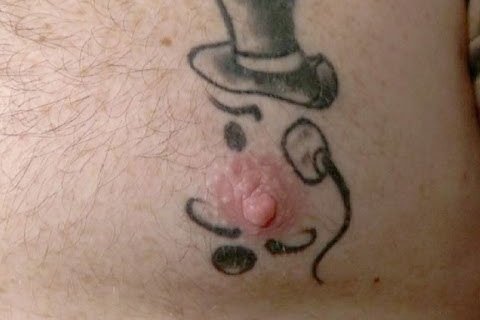 Keistos spenelių tatuiruotės (nuotr. buzzfeed.com)