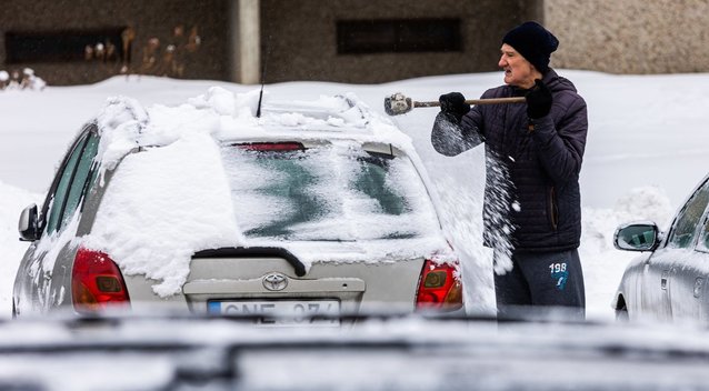 Norite išvengti automobilio langų užšalimo? Štai, kas padės (Greta Skaraitienė/ BNS nuotr.)