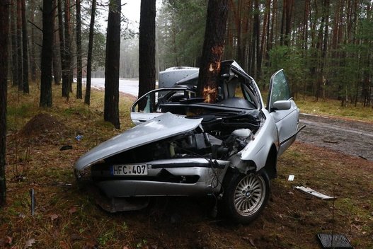 BMW avarija Agrastų gatvėje nuotr. Broniaus Jablonsko
