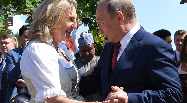 Karin Kneissl ir V. Putinas (nuotr. SCANPIX)