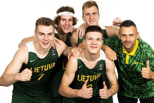 Galingu dėjimu Lietuvos jaunimas išplėšė pergalę prieš rusus. (nuotr. FIBA)