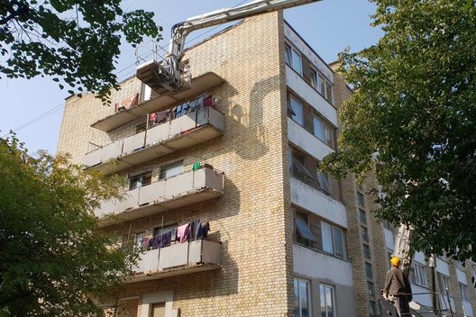 Marijampolėje sugriuvo penkto aukšto balkonas  (nuotr. Raimundo Maslausko)