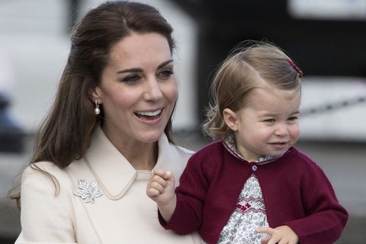 Princesė Charlotte ir Kate Middleton (nuotr. Vida Press)