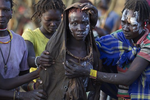 Moterų gyvenimas Afrikos gentyse (nuotr. SCANPIX)