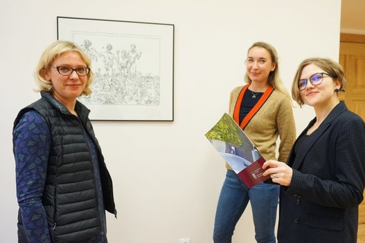 VU bendruomenės reikalų prorektorė Birutė Švedaitė-Sakalauskė (kairėje), lygių galimybių koordinatorės Lina Garbenčiūtė ir Rūta Ruolytė-Verschoore. Aurelijos Babinskienės nuotr.  