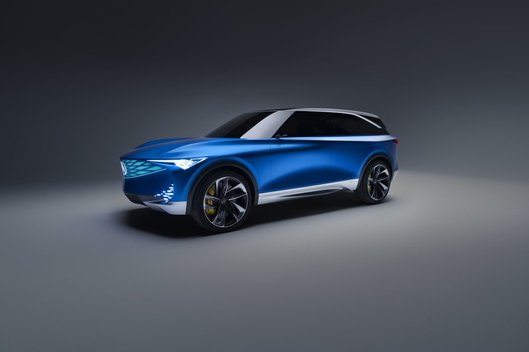 „Acura“ žengia į elektromobilių rinką su aštriabriauniu SUV