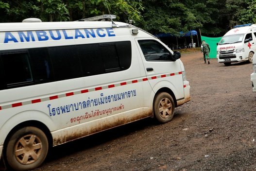 Tailande prasidėjo urve įstrigusių berniukų gelbėjimo operacija (nuotr. SCANPIX)