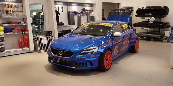 Automobilių sporto entuziastas kompaktišką „Volvo V40“ pavertė drifto bolidu