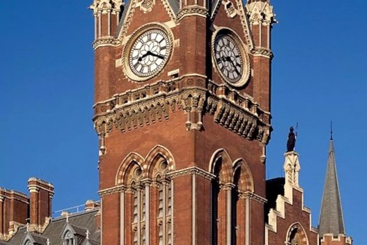 St Pancras Clock Tower Londone  (171 eur) (nuotr. airbnb.com)