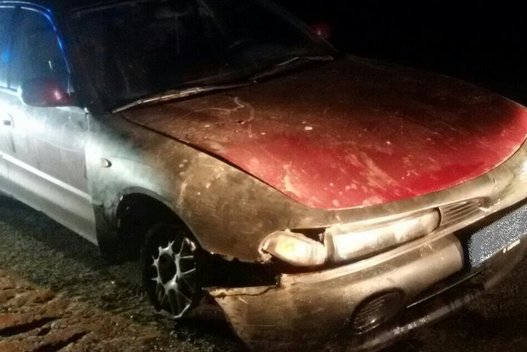  Šeštadienio naktį Telšių rajone girtas 19-metis gelbėjo draugo vairuotojo pažymėjimą (nuotr. Policijos)