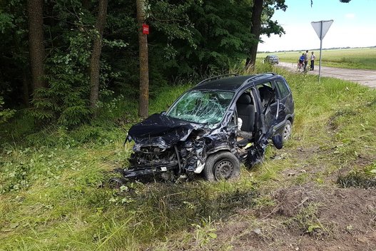  Baisi avarija Vilkaviškio rajone: sužaloti trys asmenys (nuotr. Raimundo Maslausko)  