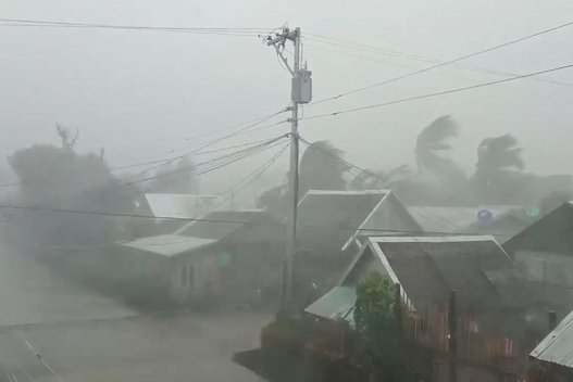 Filipinų link artėja galingas taifūnas (nuotr. SCANPIX)