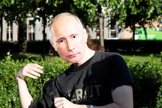 Rusas su Vladimiro Putino kauke (nuotr. SCANPIX)