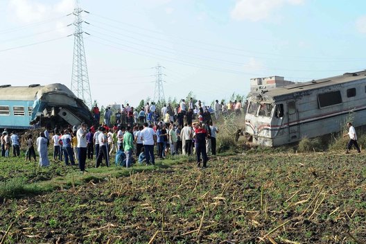 Egipte susidūrus traukiniams žuvo mažiausiai 36 žmonės (nuotr. SCANPIX)