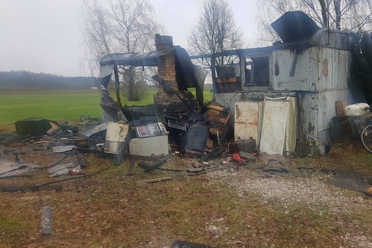 Pražūtingas gaisras Kauno rajone: sudegusiame name rasti du kūnai (nuotr. TV3)