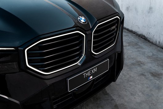 Koncepcija virto realybe: „BMW XM“ taps vulgariausiu bendrovės modeliu