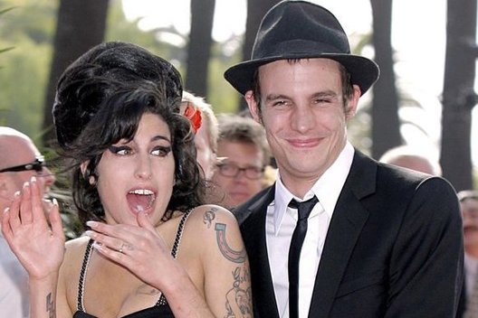 Amy Winehouse ir Blake Fielder (nuotr. SCANPIX)